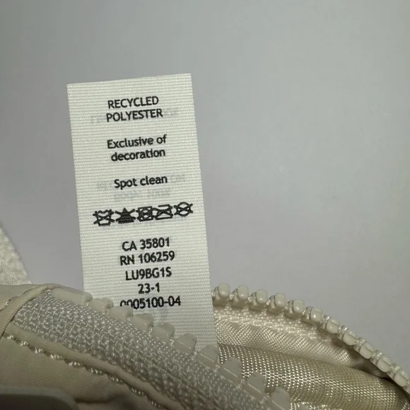 NWOT lululemon Everywhere Belt Bag White Opal 1L Unisex - Picture 8 of 8